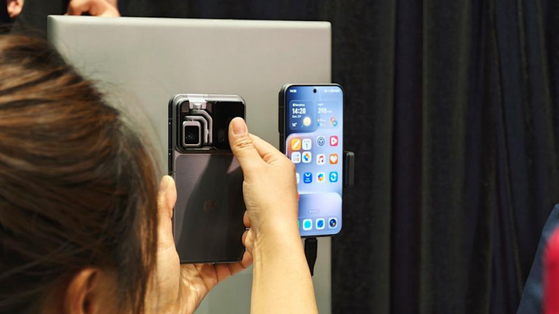 A closer look at Honor’s Robot Phone