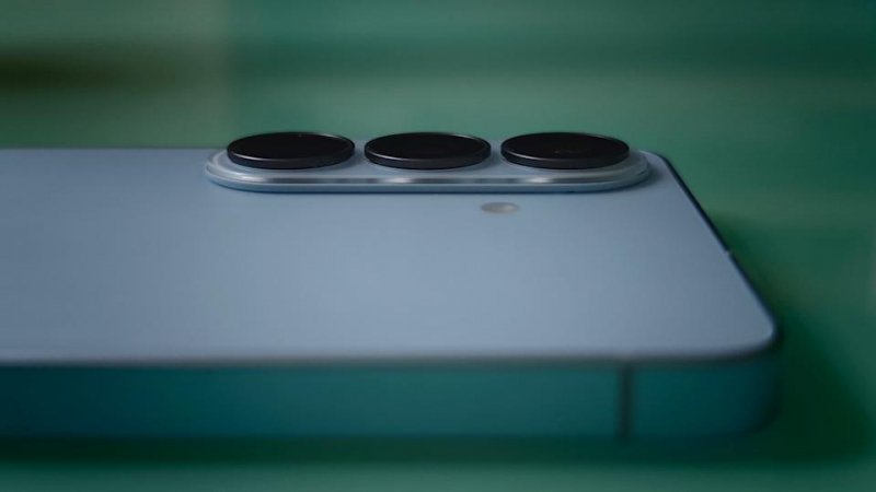 Samsung Galaxy S26 review: The smartphone status quo