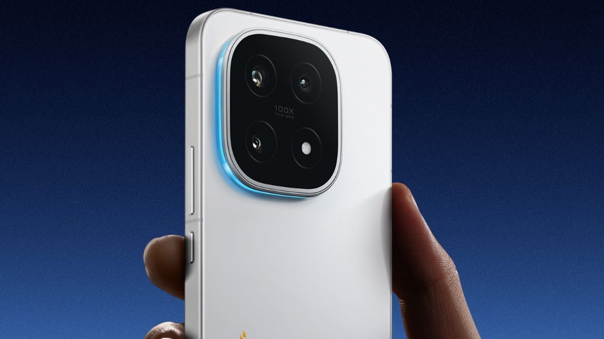 iQOO 15 Launched With Snapdragon 8 Elite Gen 5 Chipset, 7,000mAh Battery: Price, Specifications