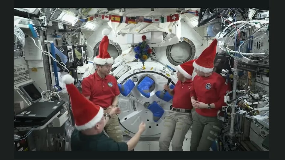 ISS Astronauts Celebrate Christmas in Orbit, Send Messages to Earth