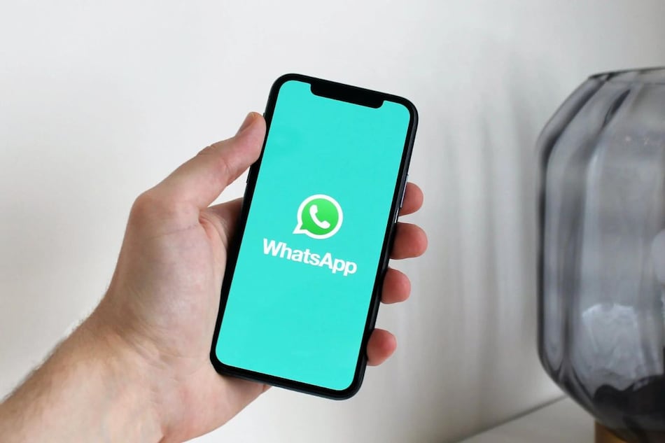 WhatsApp for Android Said to Be Testing Confetti Animation for Emoji Reactions Ahead of New Year